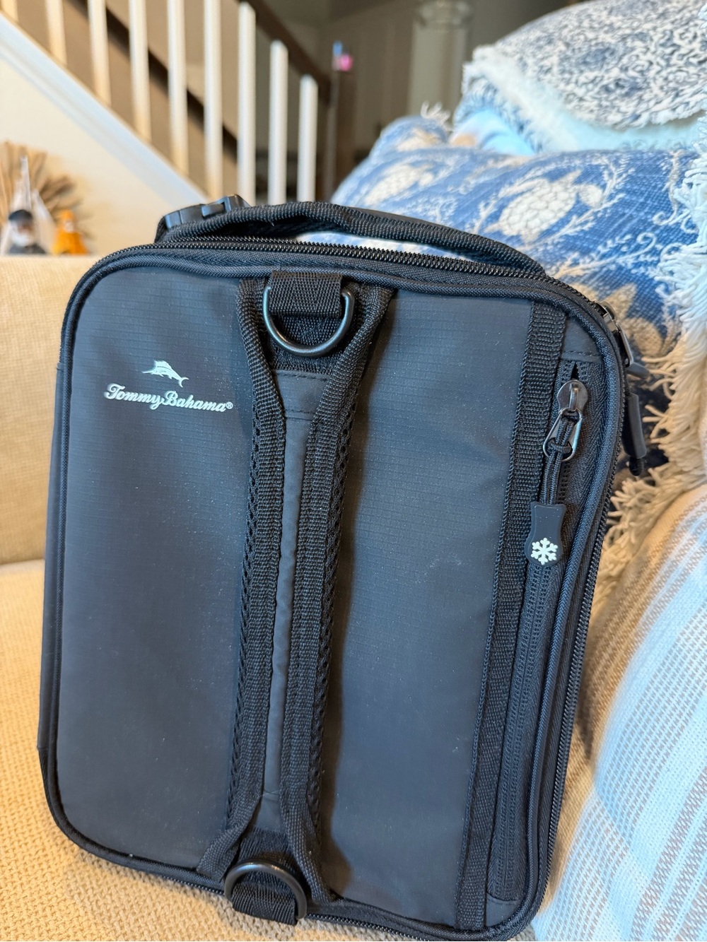 Tommy Bahama Black Men's lunchbox  Organizer